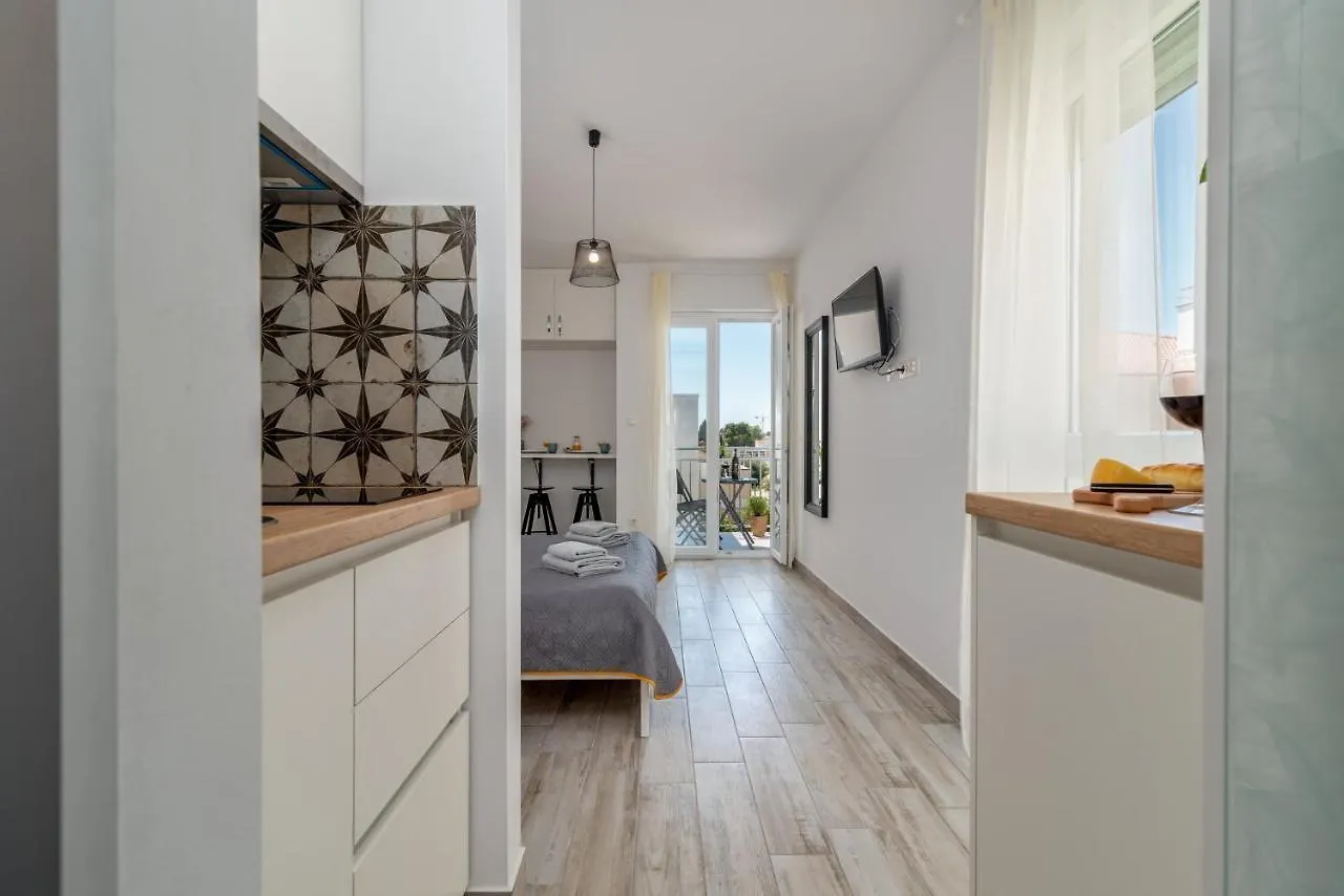 Apartmani Luce Trogir 0*,  Croatia